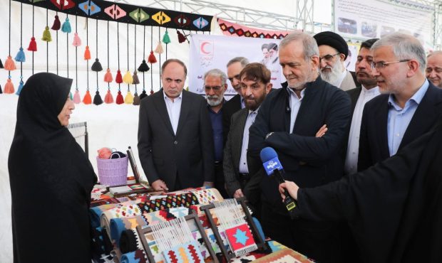 سفر رئیس جمهور به استان البرز/بازدید از نمایشگاه اقدامات قرارگاه اجتماعی البرز